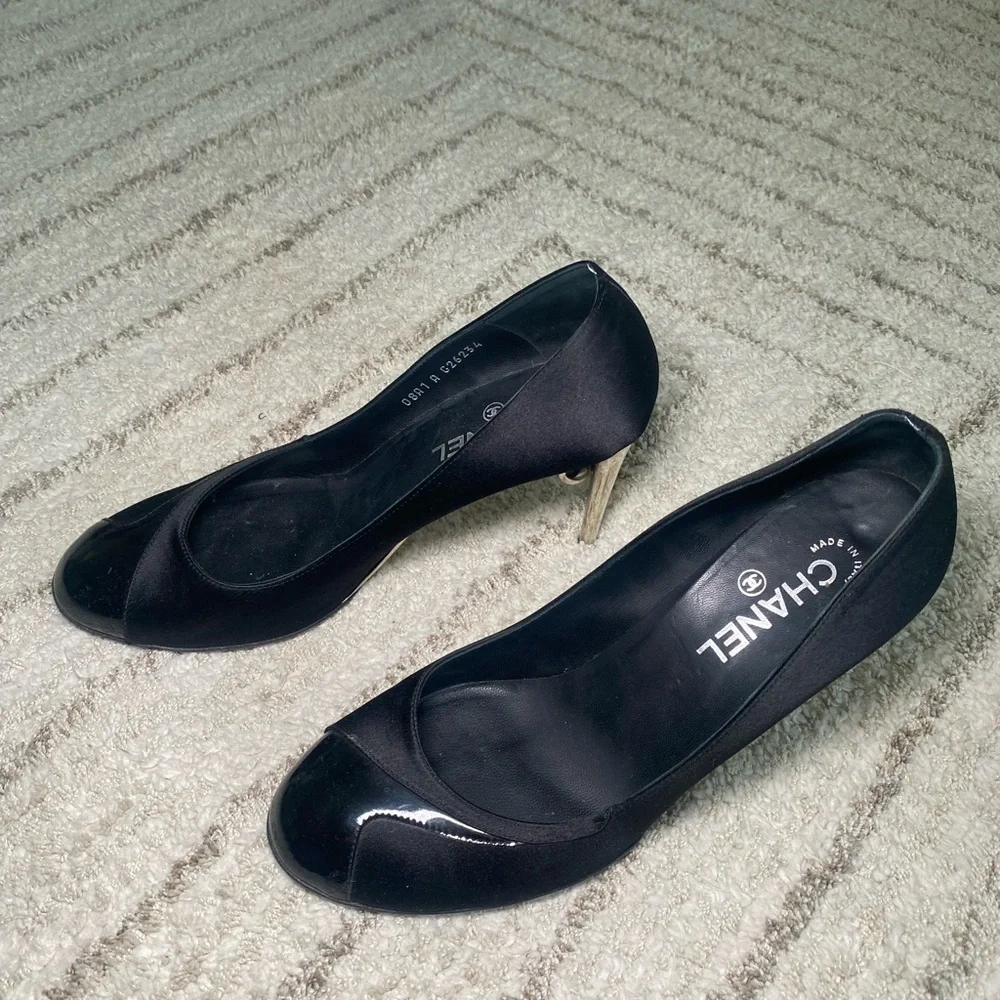 Chanel Black Satin & Patent Leather Heels w/ Sculptural Silver Heel size 40